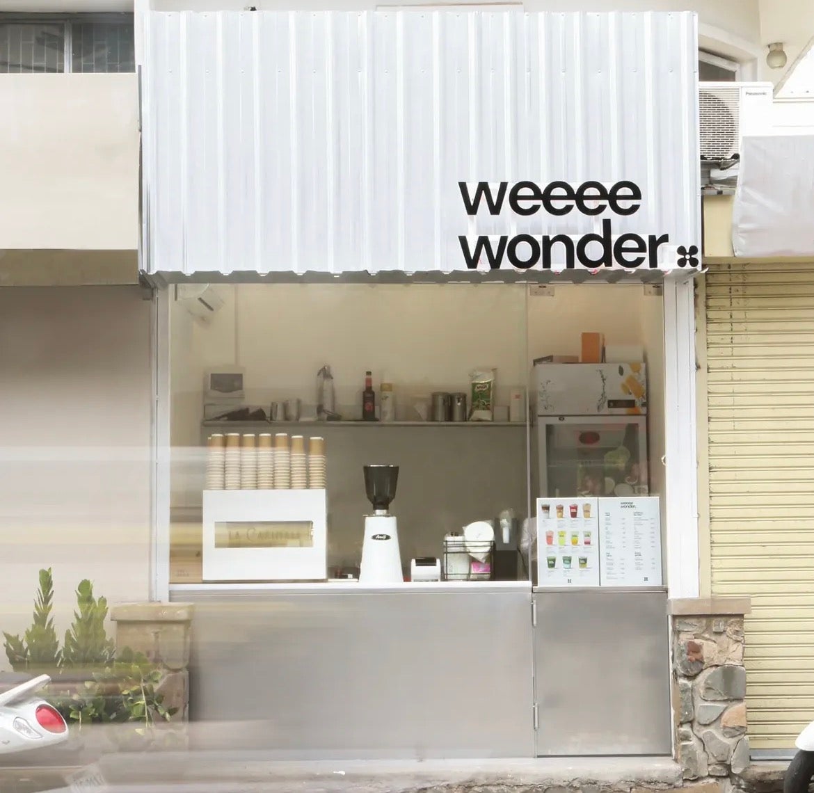 Weeee Wonder Coffee -Srah Chak-